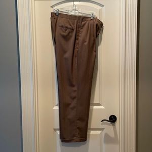 Brand: Claiborne
Material: 100% polyester